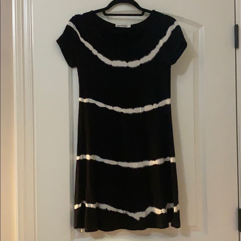 Black and white t-shirt fitted dress!